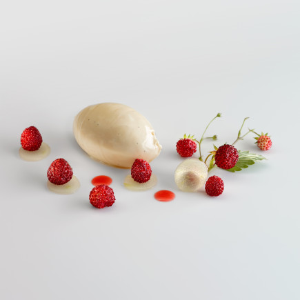 Fresas, manzana y helado de alholva